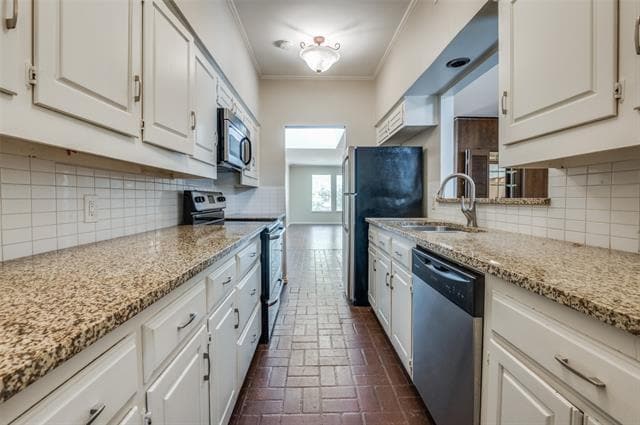 Building Photo - 7434 Wellcrest Dr