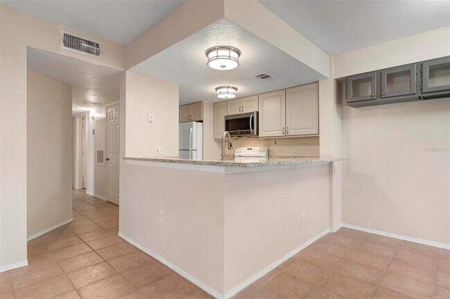 Building Photo - 850 S Tamiami Trl