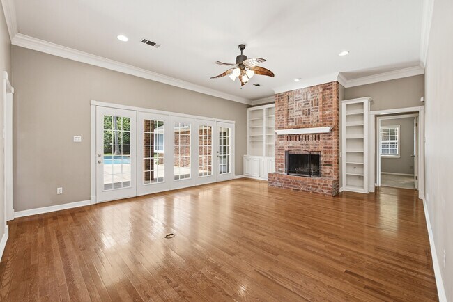 Building Photo - 905 Winged Foot Dr