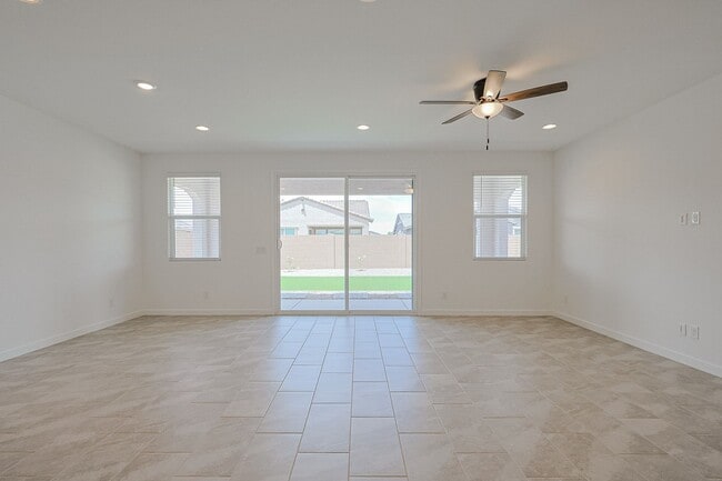 Building Photo - Beautiful 4 Bedroom in Aloravita Community
