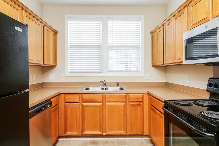 Building Photo - 8248 Carob Tree Ln
