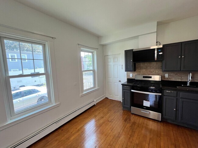 Building Photo - 58 Standish St