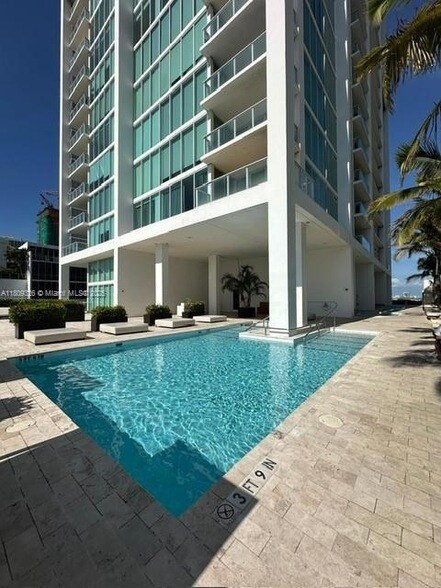 Building Photo - 1040 Biscayne Blvd