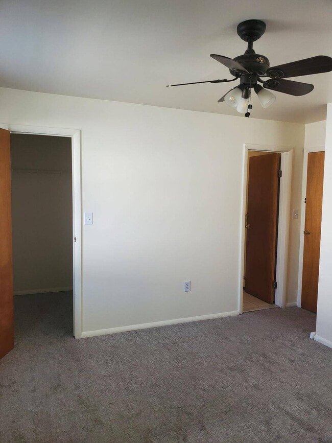 Building Photo - 949 Eldert Ln