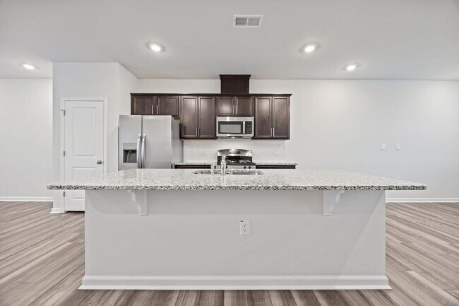 Building Photo - Raleigh Living Made Easy – 3BR Townhome w/ Amenities & Prime Location