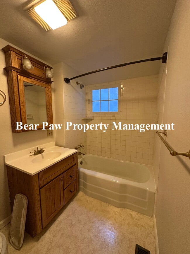 Building Photo - Rustic Stone Home on Witter Gulch!!