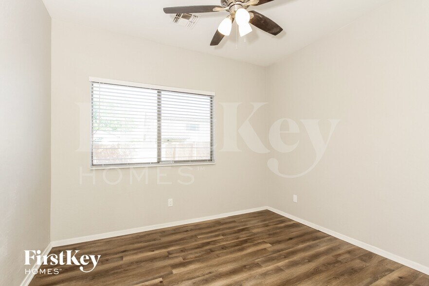 Building Photo - 6724 S 49th Dr