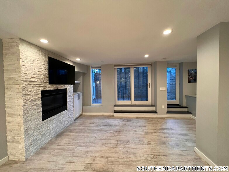 Building Photo - 469 Massachusetts Ave