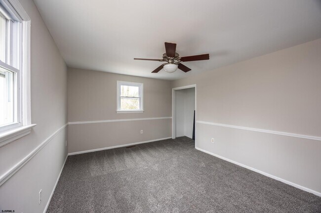 Building Photo - 320 Bergen Ave