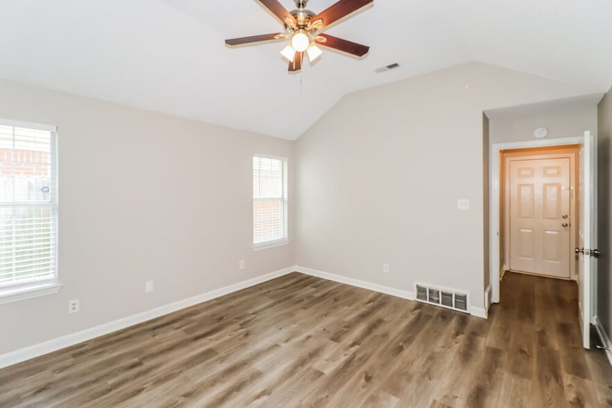 Building Photo - 10000 Houston Birch Dr