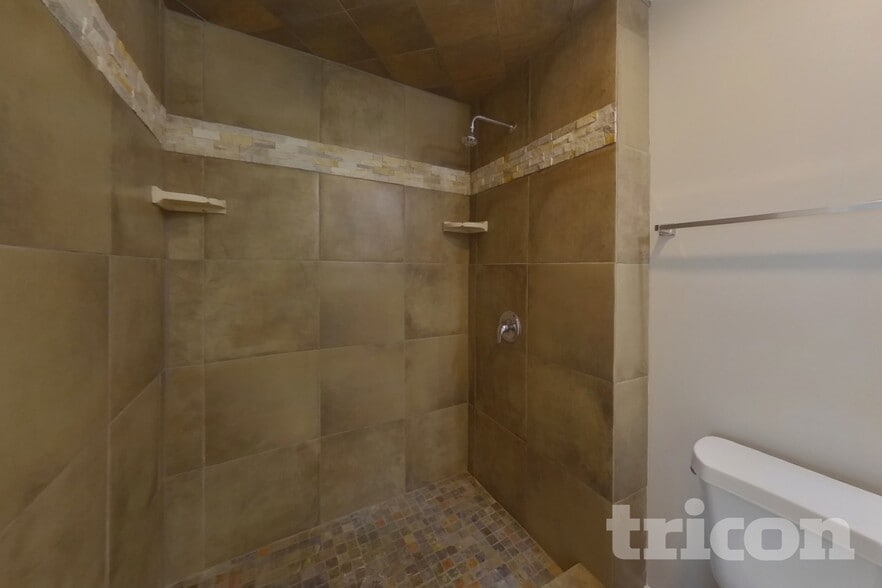 Building Photo - 4201 Broadstairs Dr SW