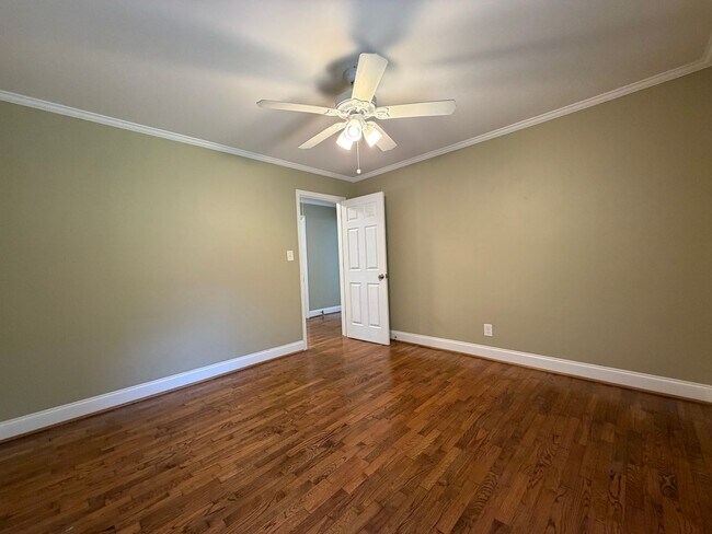 Building Photo - 4/2 House in Rosemount Park- $1,495