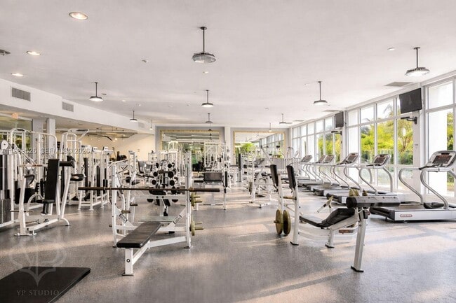 Building Photo - 1000 West Ave