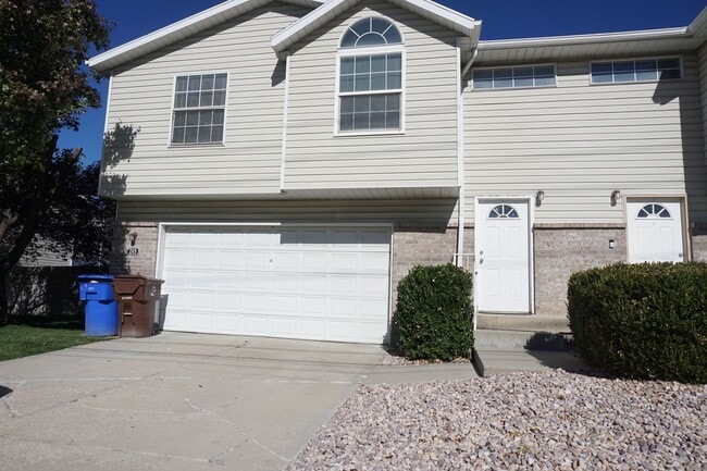 Primary Photo - Centrally Located 3 Bedroom Midvale Home