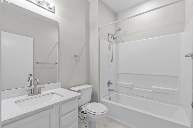 Building Photo - 5501 S Hearsey Dr