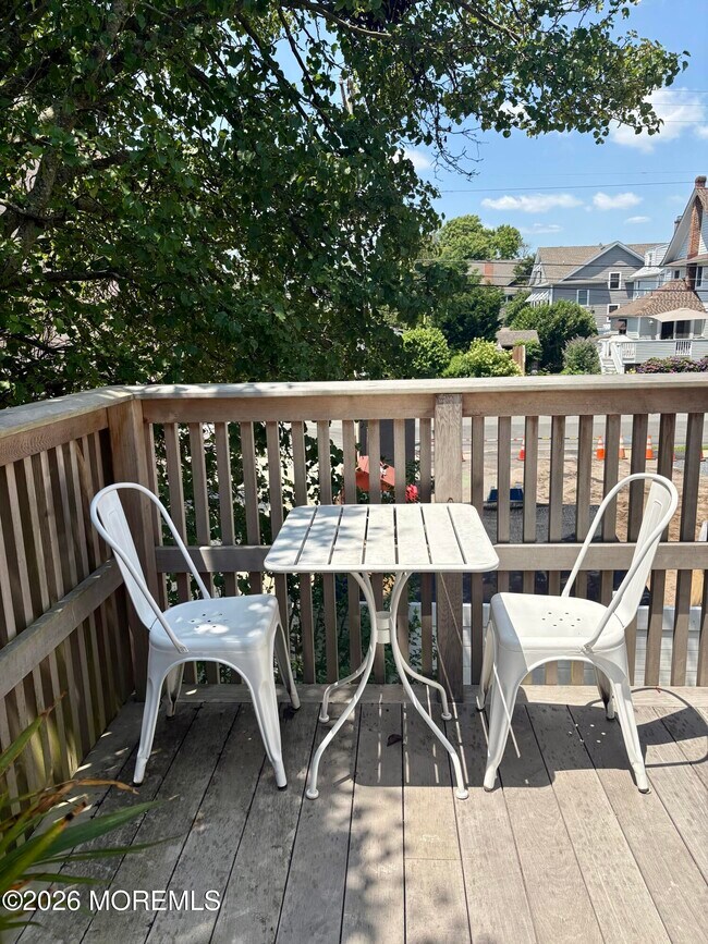 Building Photo - 121 Bridge Ave