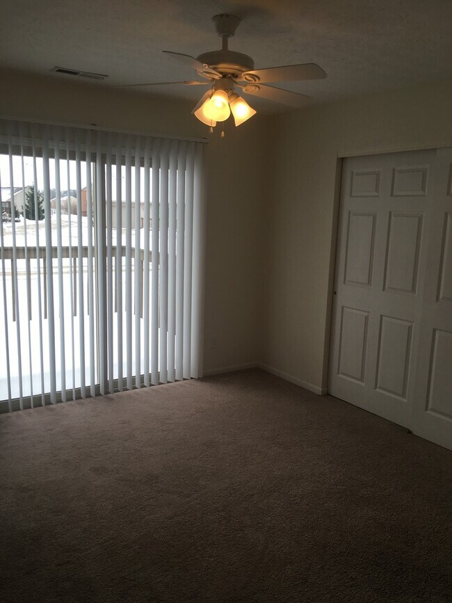 Building Photo - 2270 Shamrock Ln