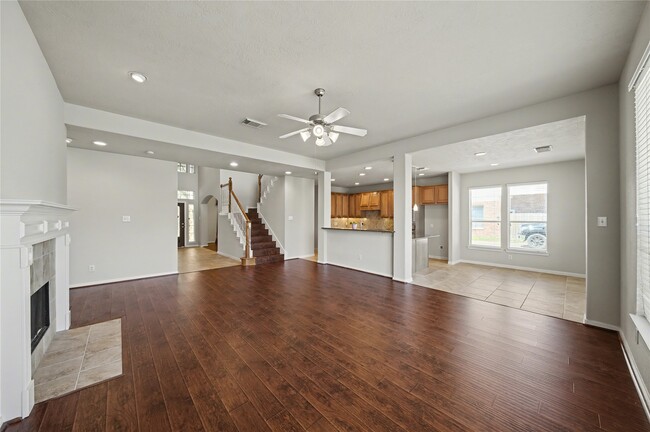 Building Photo - 17422 Memorial Blossom Dr