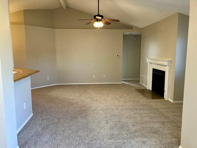 Building Photo - 6500 Jennings Dr