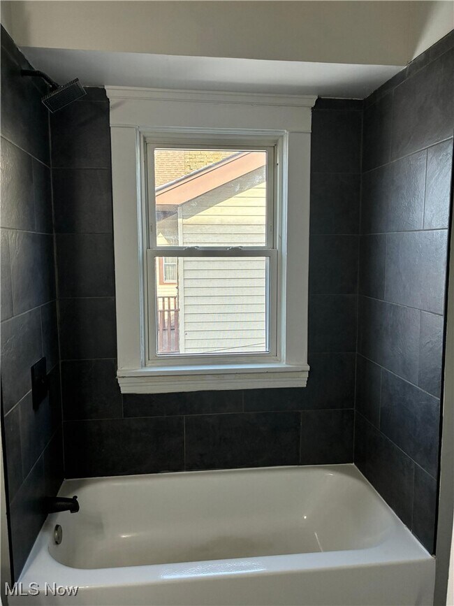 Building Photo - 3492 W 100th St