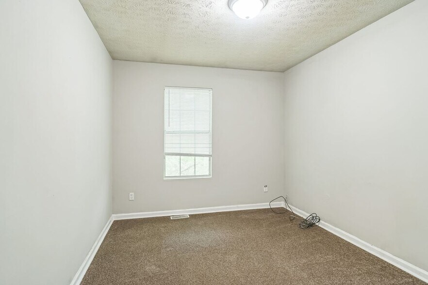Building Photo - 5638 Fair Creek Way