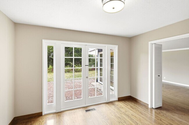 Building Photo - 2973 Arguello Dr