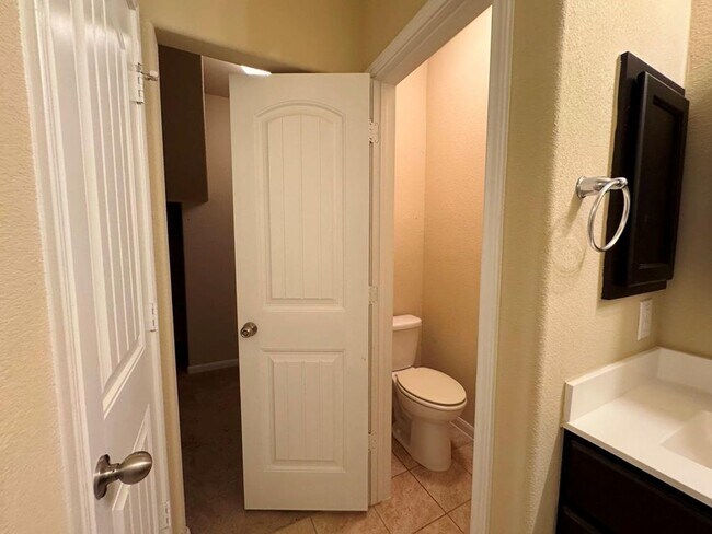 Building Photo - Welcome to Your Dream Escape at 2880 Donne...