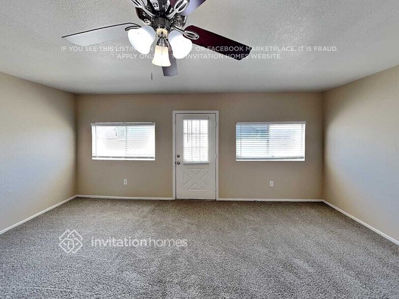 Building Photo - 8414 W Windrose Dr
