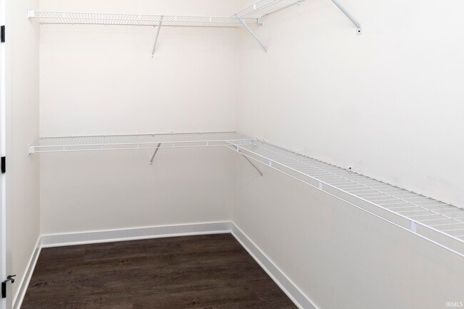 Building Photo - 2822 Brewster Dr