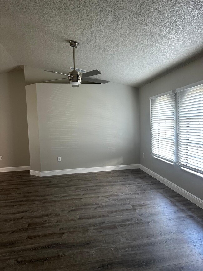 Building Photo - 790 Gillen Ave NW