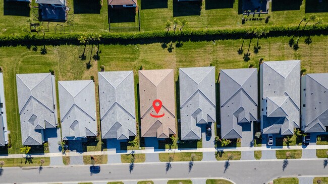 Building Photo - 9155 SW Esule Way