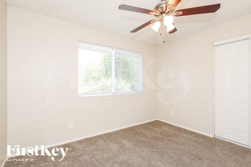 Building Photo - 3802 W Juniper Ave