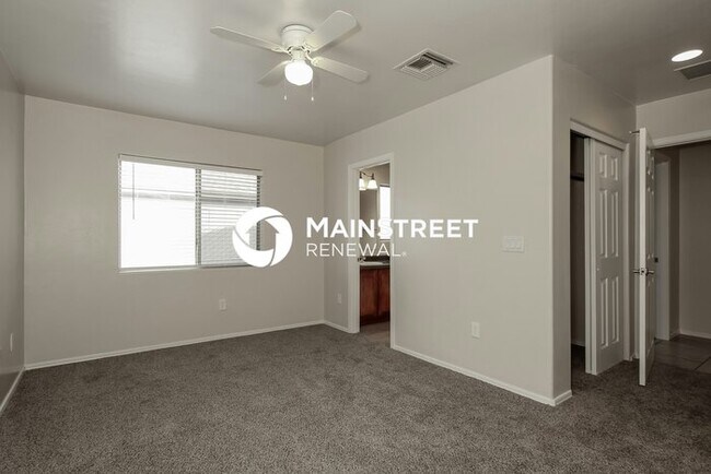 Building Photo - 3 Bedroom Pet-Friendly Home in TUCSON, AZ with Main Street Renewal