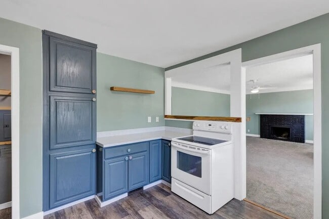 Building Photo - Kensington Avenue