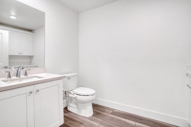 Building Photo - 3578 Rambla Pl