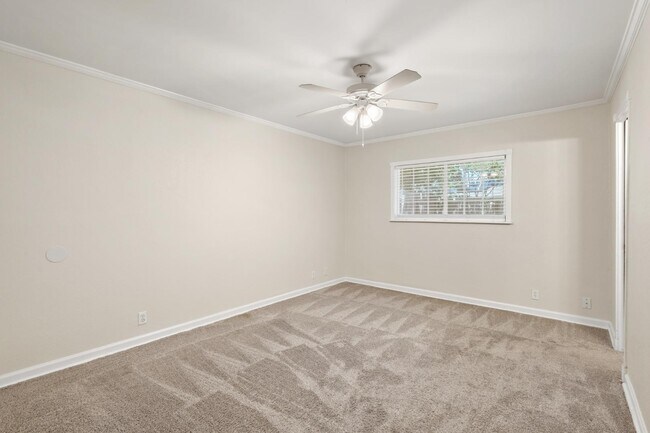 Building Photo - 4823 Blue Heron Dr