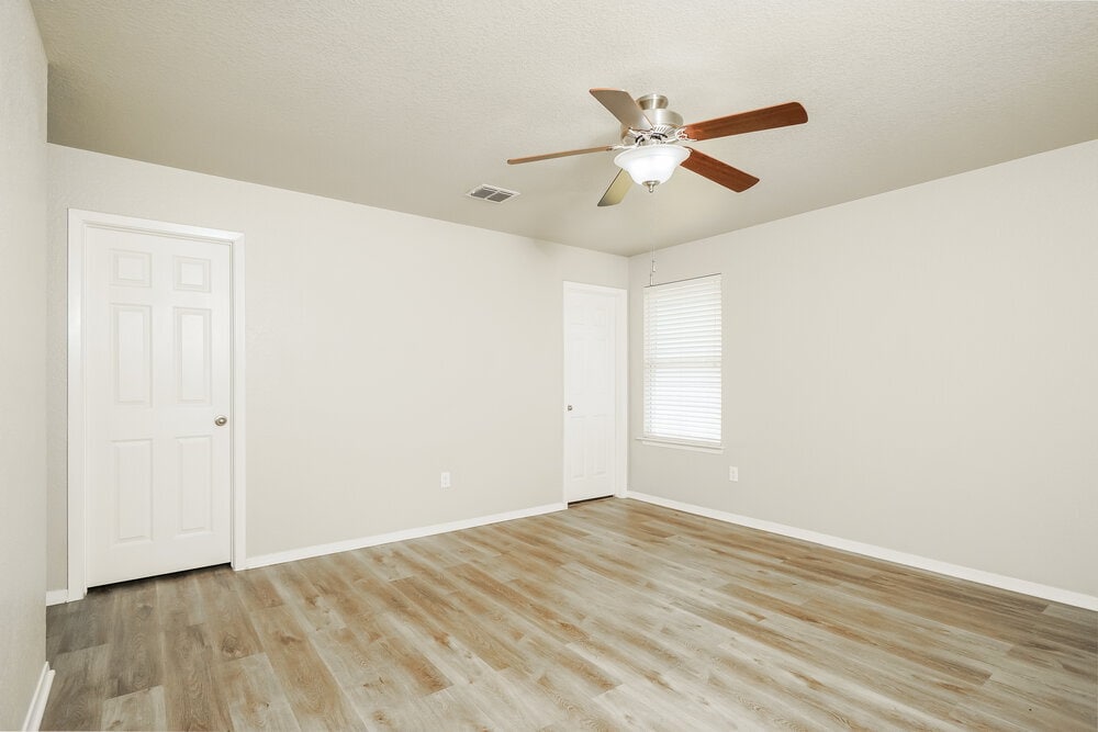 Building Photo - 3215 Pedernales Dr