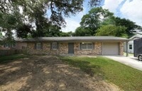 Building Photo - Valparaiso Ranch Home!