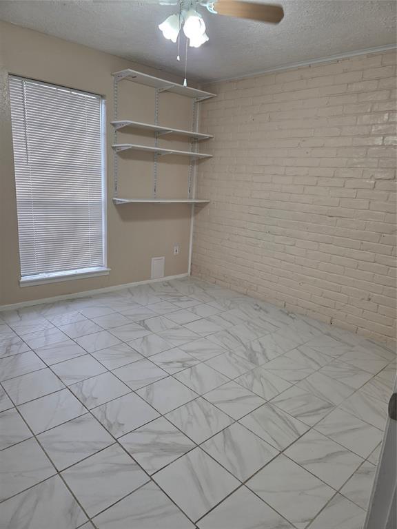 Building Photo - 4004 Laura Leigh Dr
