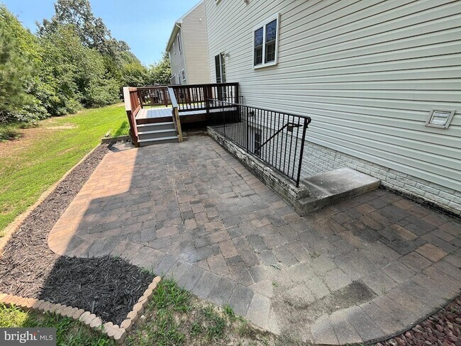 Building Photo - 47 Summerfield Ln