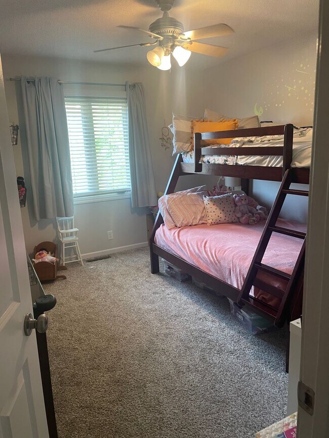 Building Photo - Beautifully Updated Pepperwood Three Bedroom!