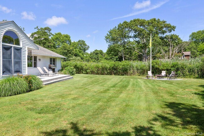 Building Photo - 31 B Club Ln