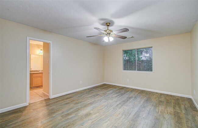 Building Photo - 16835 Carbridge Dr