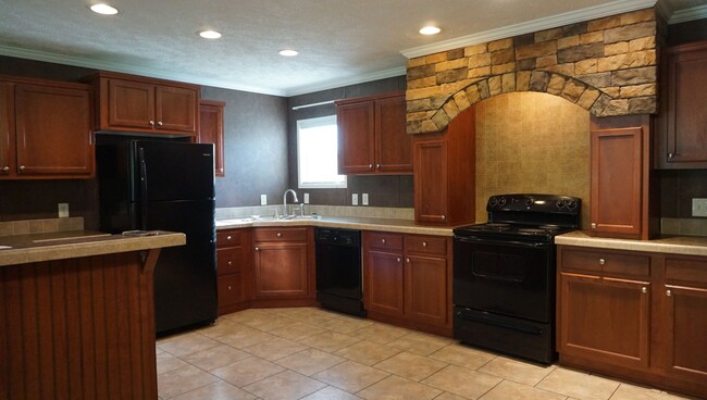 Building Photo - Home in the Lowndes County