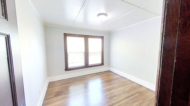 Building Photo - 289 Pearl St | Apt B | 2 BD/1 BA | Great L...