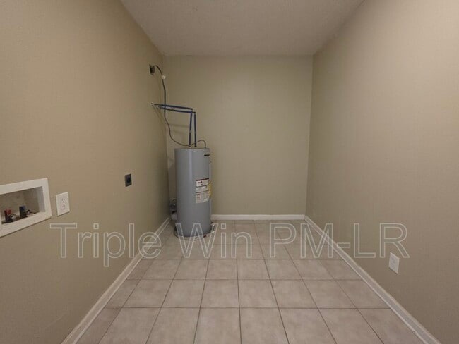 Building Photo - 12 Gold Meadow Loop