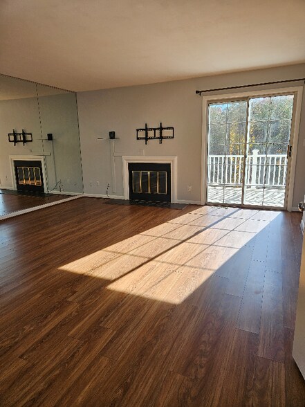 Building Photo - 3040 Winterberry Dr