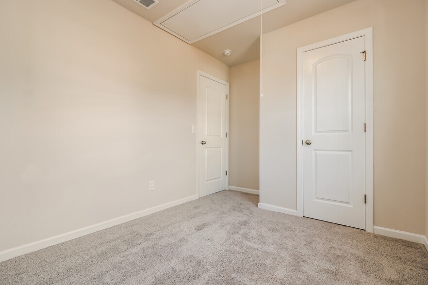 Building Photo - 18 Bay Breeze Ln