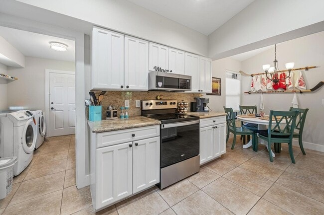 Building Photo - 11837 Donlin Dr