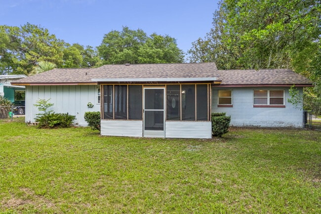 Building Photo - 2406 Husson Ave